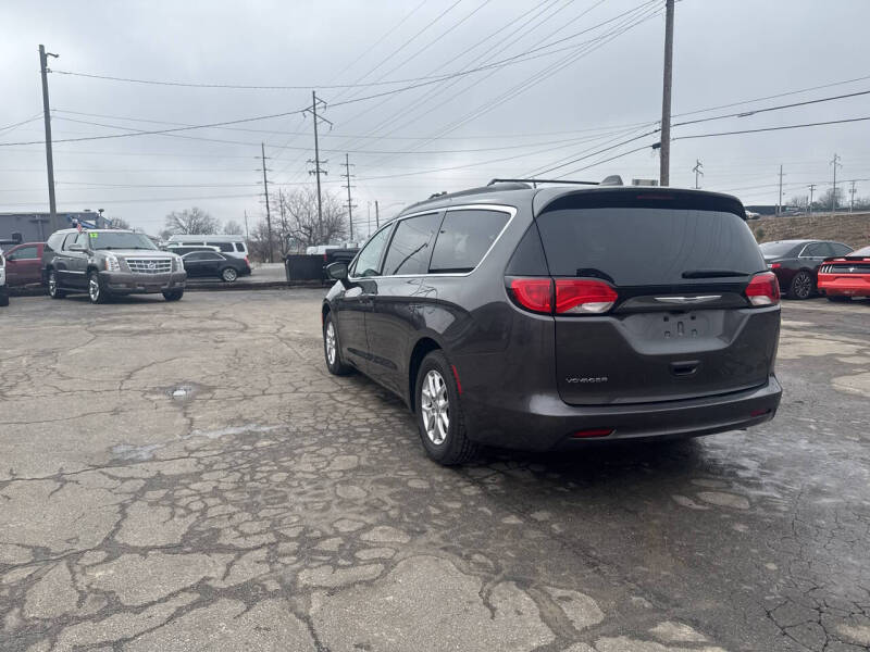 2020 Chrysler Voyager LXi