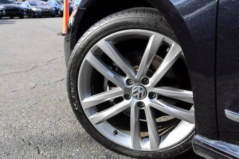 2019 Volkswagen Passat SE R-Line