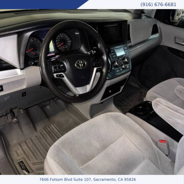2017 Toyota Sienna LE 8-Passenger