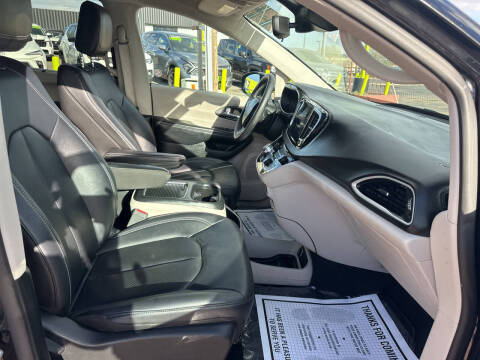 2024 Chrysler Pacifica Touring L