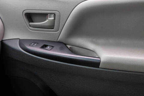 2017 Toyota Sienna L 7-Passenger