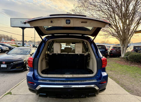 2017 Nissan Pathfinder SL
