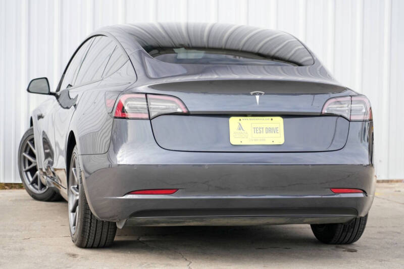 2021 Tesla Model 3 Standard Range Plus