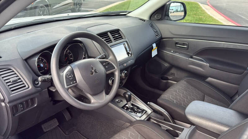 2025 Mitsubishi Outlander Sport ES