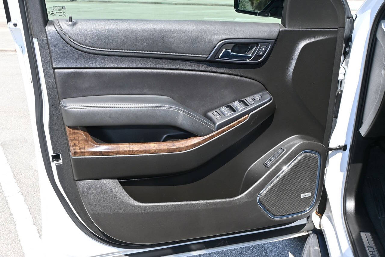2019 Chevrolet Suburban 3