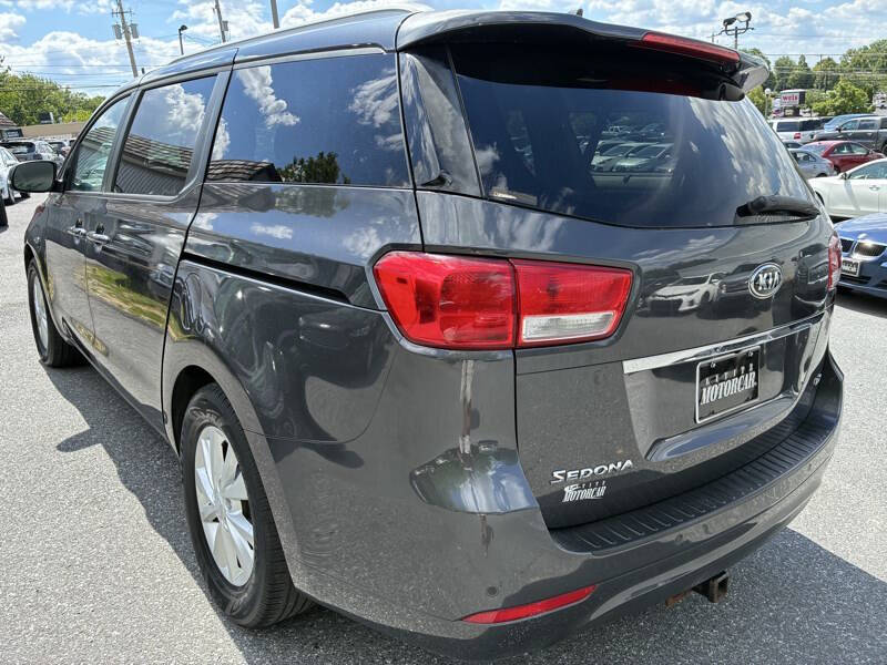 2016 Kia Sedona LX