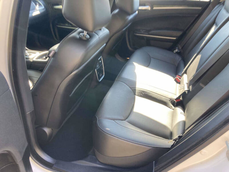 2023 Chrysler 300 Touring L