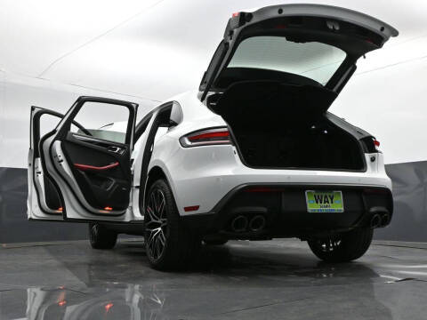 2025 Porsche Macan