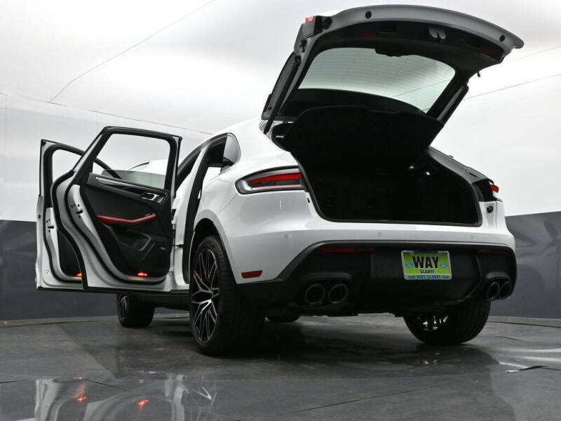 2025 Porsche Macan