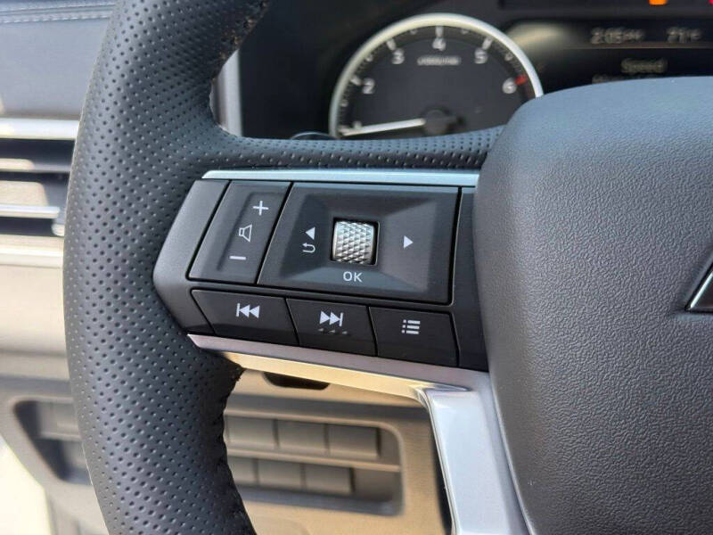 2026 Mitsubishi Outlander LE