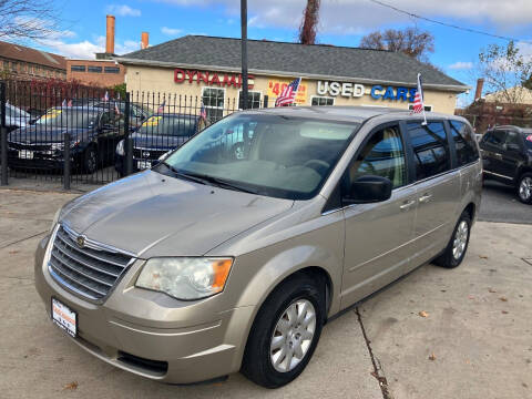 2009 Chrysler Town and Country for sale at DYNAMIC CARS in Baltimore MD