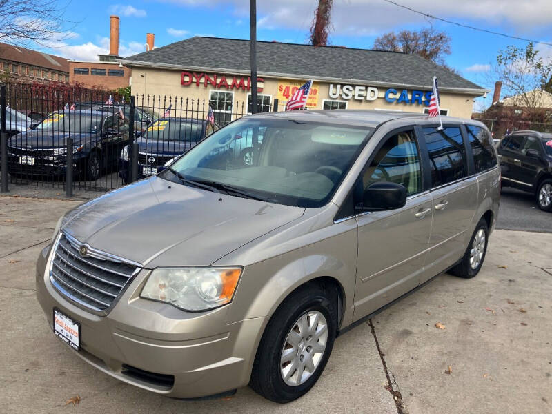 2009 Chrysler Town and Country for sale at Dynamic Cars LLC in Baltimore MD