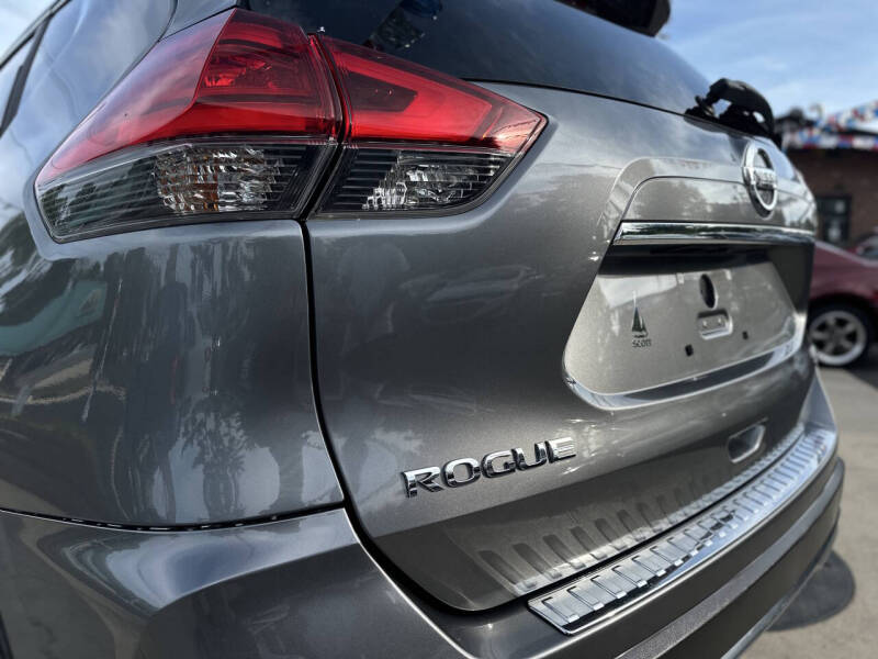 2017 Nissan Rogue S
