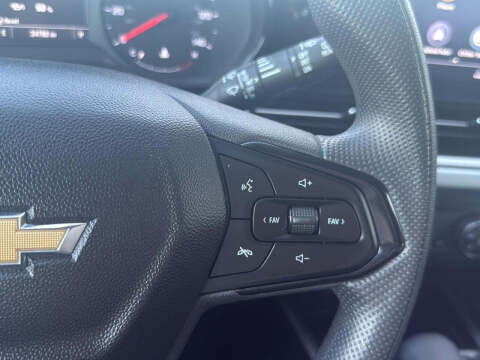 2025 Chevrolet Trax LS