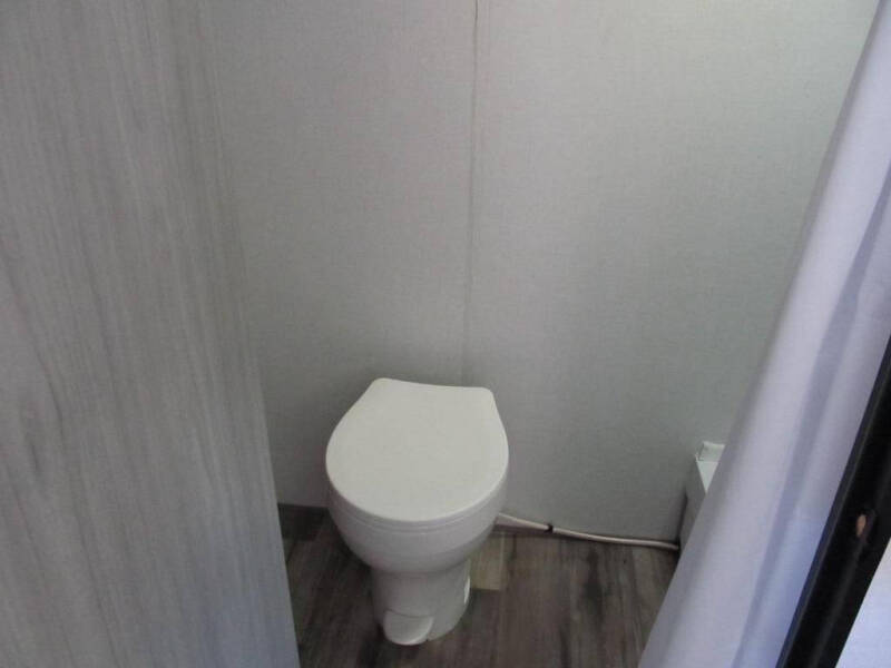 2024 Coleman CM17r24