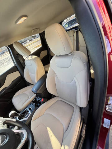 2016 Jeep Cherokee Sport