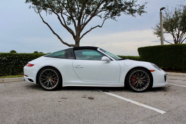 2018 Porsche 911