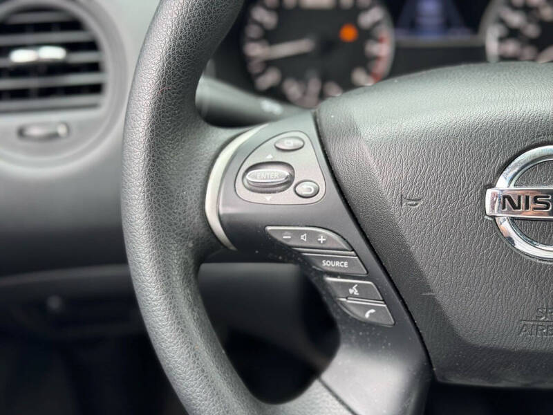 2017 Nissan Pathfinder S