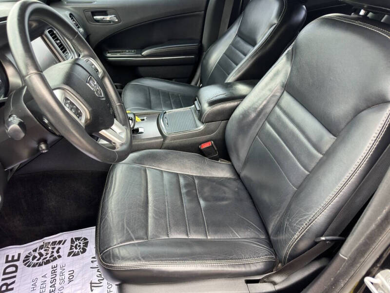 2013 Dodge Charger SXT