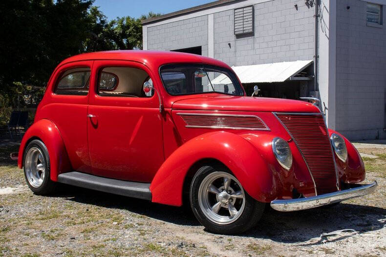 1937 Ford Tudor