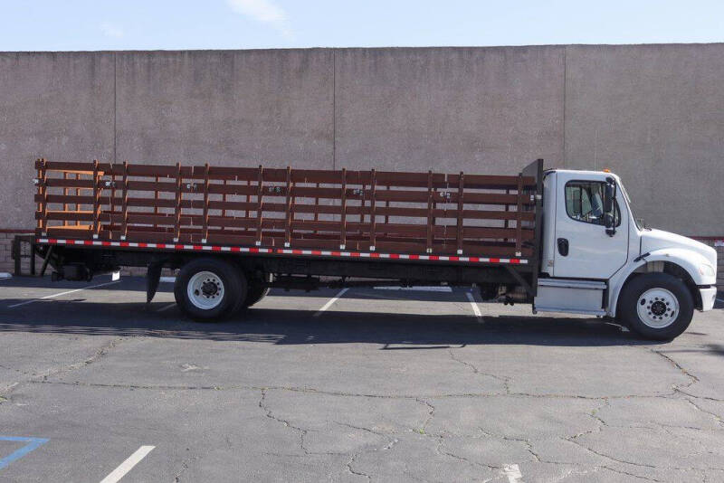 2019 Freightliner M2 106