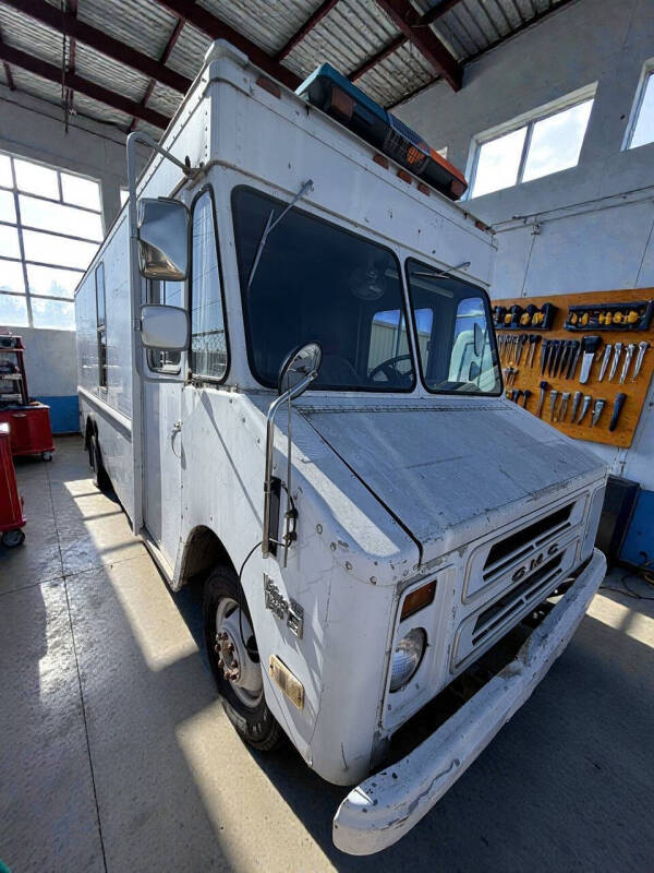 1986 GMC P30 Forward Control Chassis