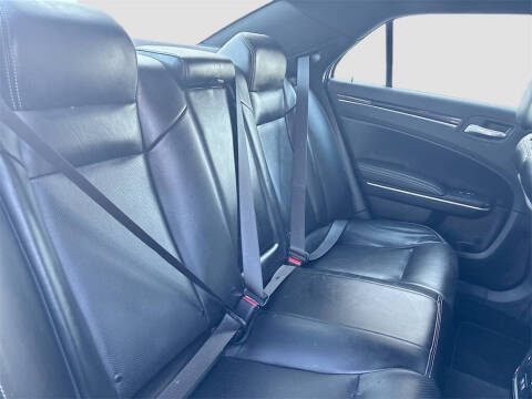 2023 Chrysler 300 S V8