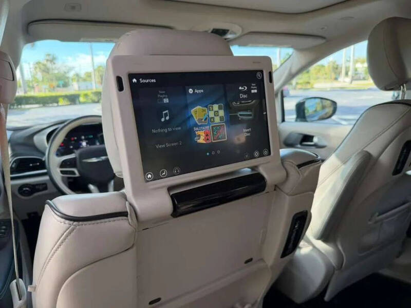 2018 Chrysler Pacifica Hybrid Limited