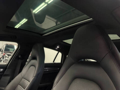 2023 Porsche Panamera 4 E-Hybrid Platinum Edition