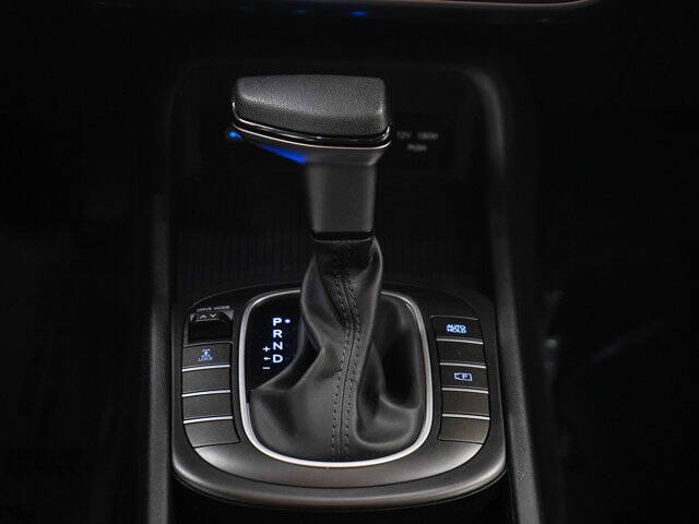 2025 Hyundai Kona SE