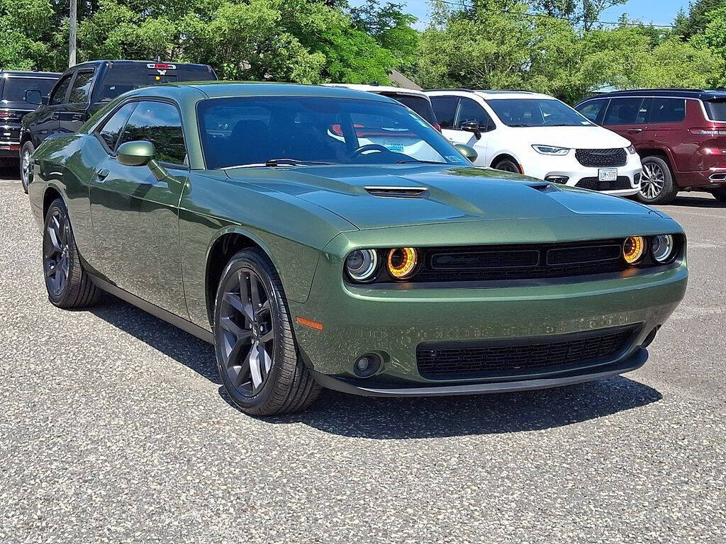 Dk. Green 2021 Dodge Challenger SXT SXT 2dr Coupe 2