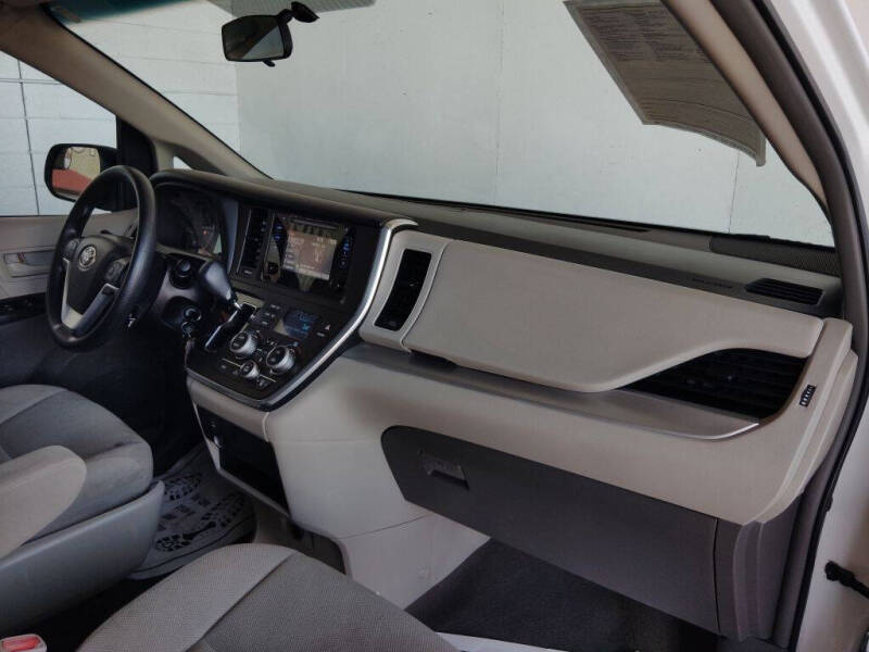 2017 Toyota Sienna L 7-Passenger