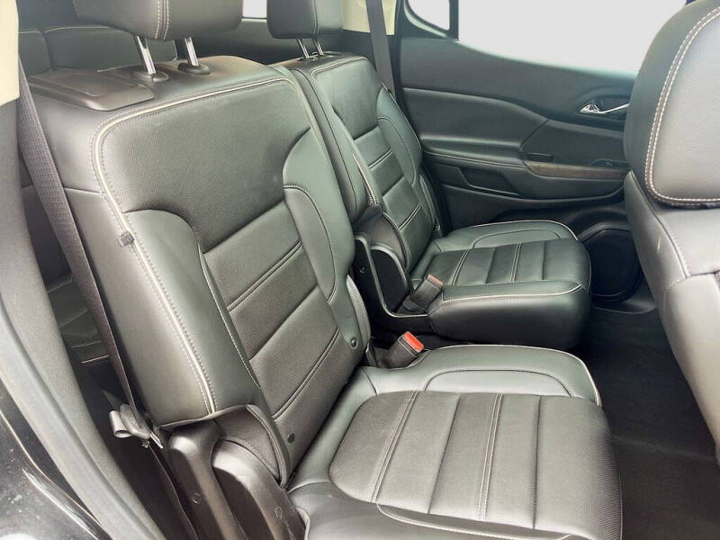 2022 GMC Acadia Denali