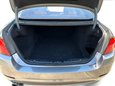 2012 BMW 5 Series 528i