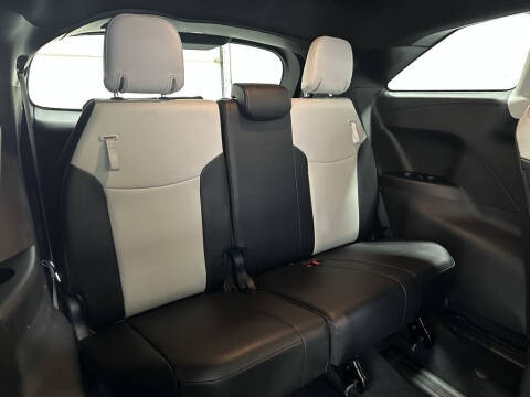 2025 Toyota Sienna XSE 7-Passenger