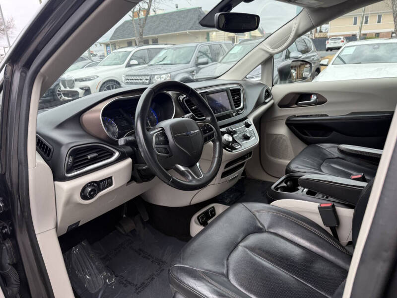 2018 Chrysler Pacifica Touring L