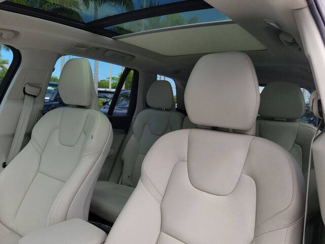 2025 Volvo XC90 B5 Core Bright Theme