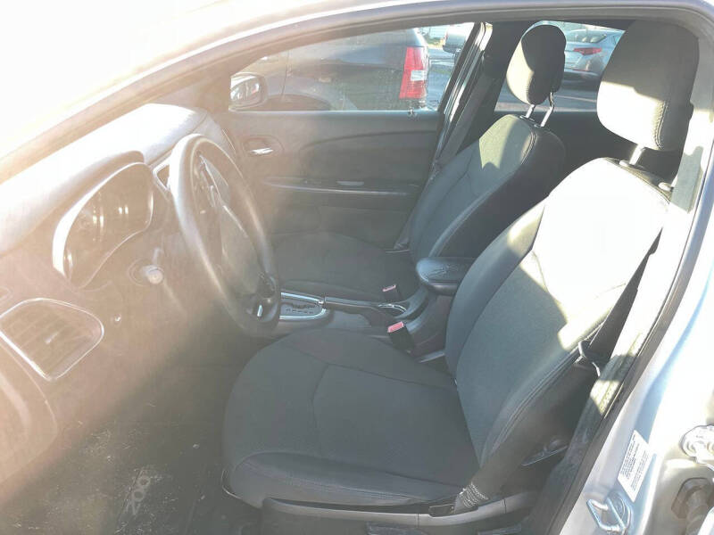 2012 Chrysler 200 LX