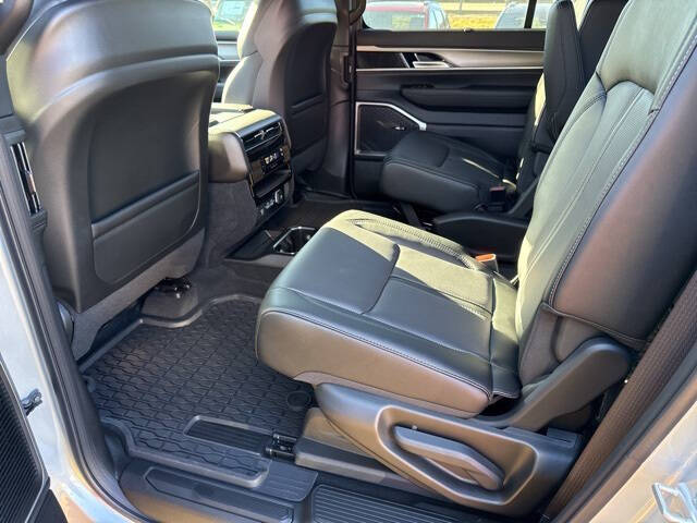 2025 Jeep Wagoneer L Series II