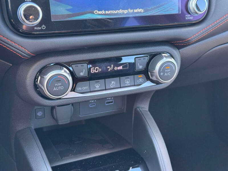 2025 Nissan Versa SR