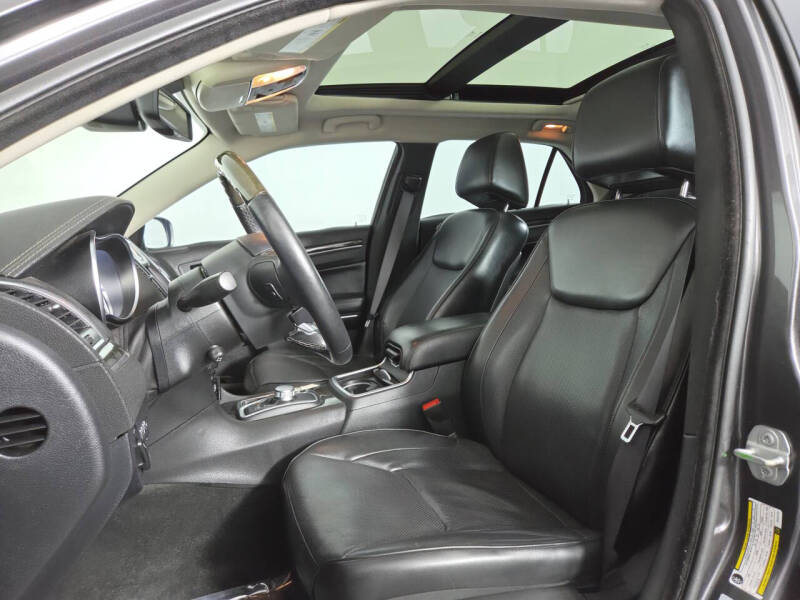 2016 Chrysler 300 C