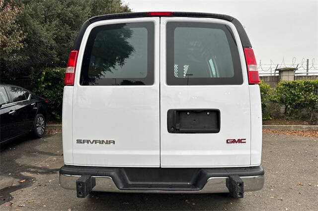 2023 GMC Savana 2500