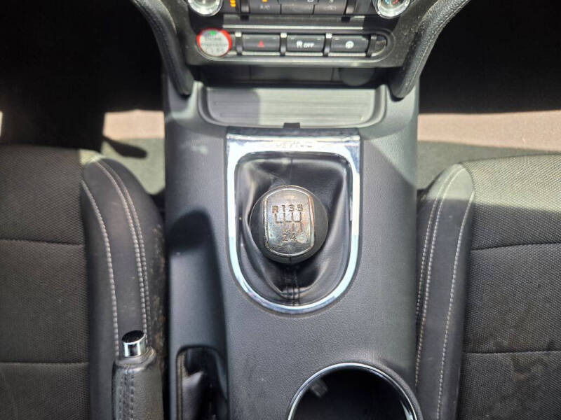 2016 Ford Mustang V6
