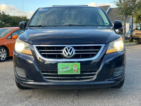 2011 Volkswagen Routan SE