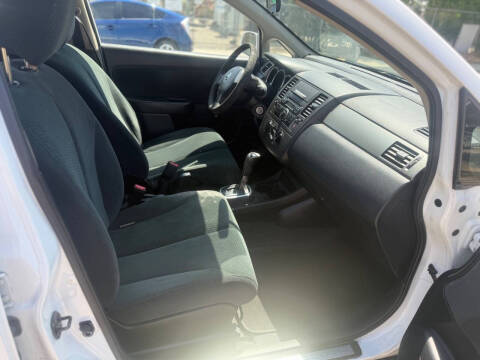 2011 Nissan Versa 1.8 S