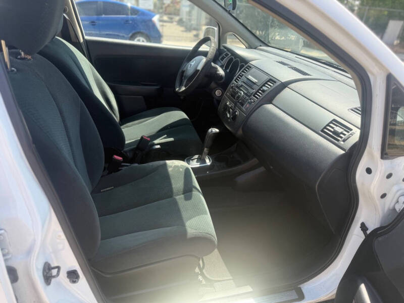 2011 Nissan Versa 1.8 S
