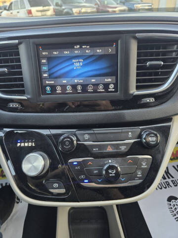 2020 Chrysler Voyager LXi