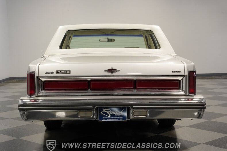 1984 Lincoln Town Car