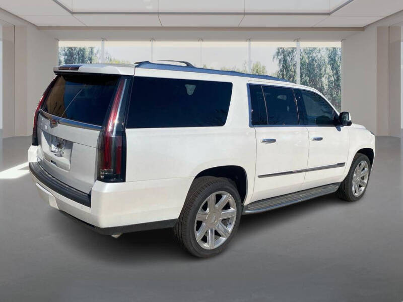 2016 Cadillac Escalade ESV Luxury Collection