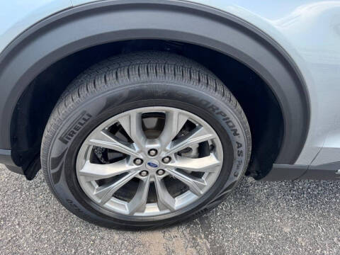 2024 Ford Explorer XLT